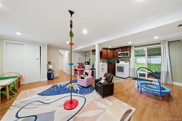 229 New York Avenue, Bay Shore, NY 11706