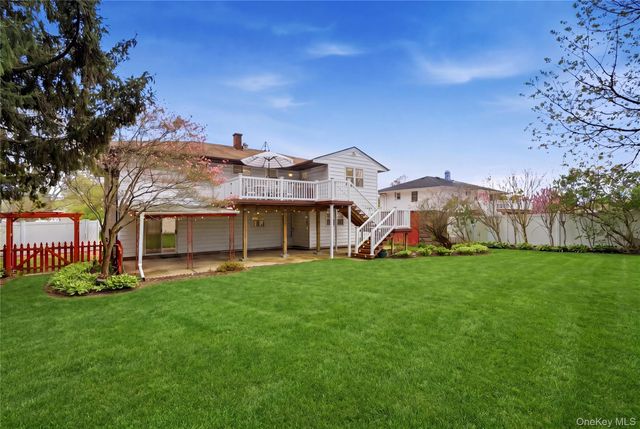 229 New York Avenue, Bay Shore, NY 11706