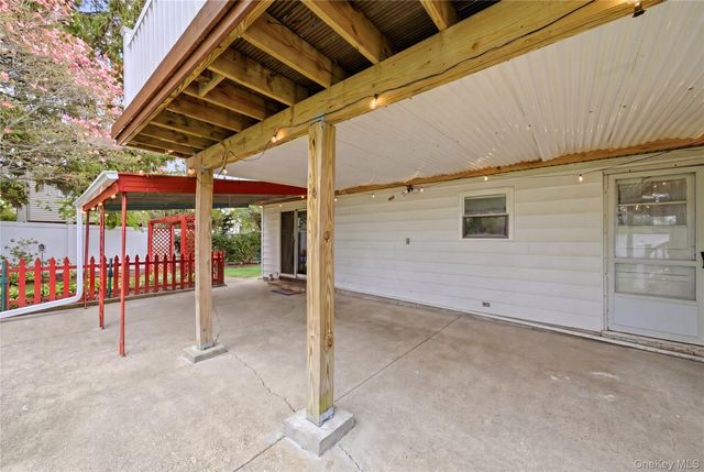 229 New York Avenue, Bay Shore, NY 11706