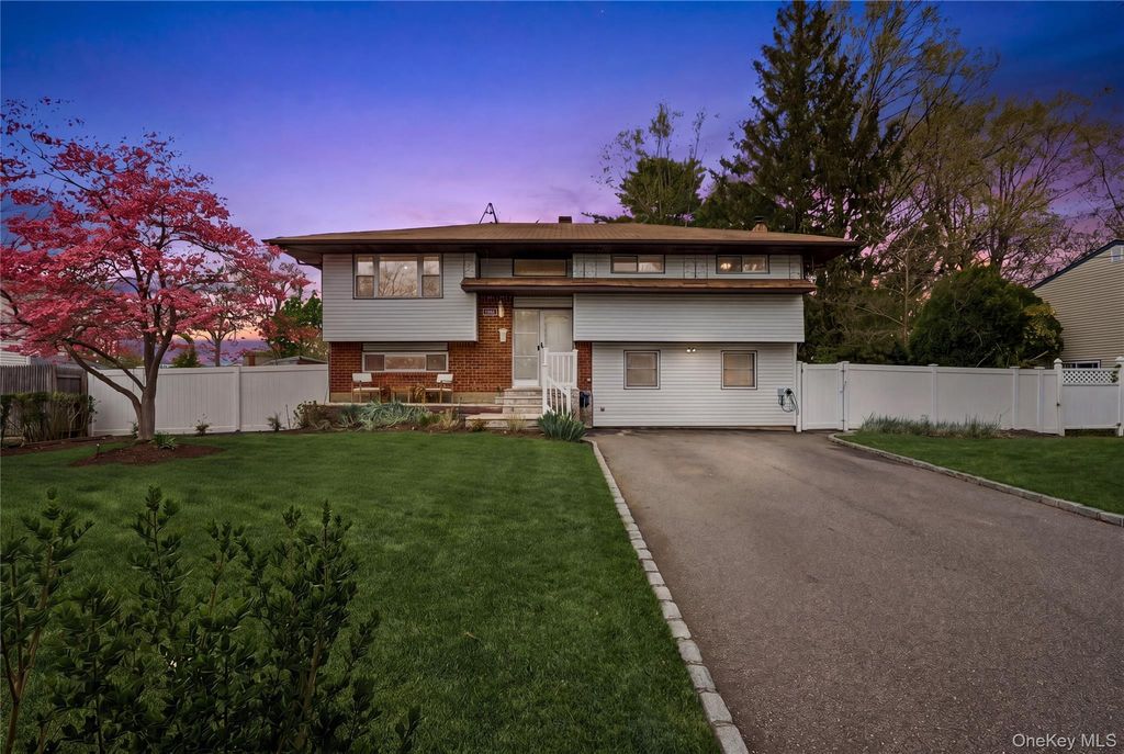 229 New York Avenue, Bay Shore, NY 11706