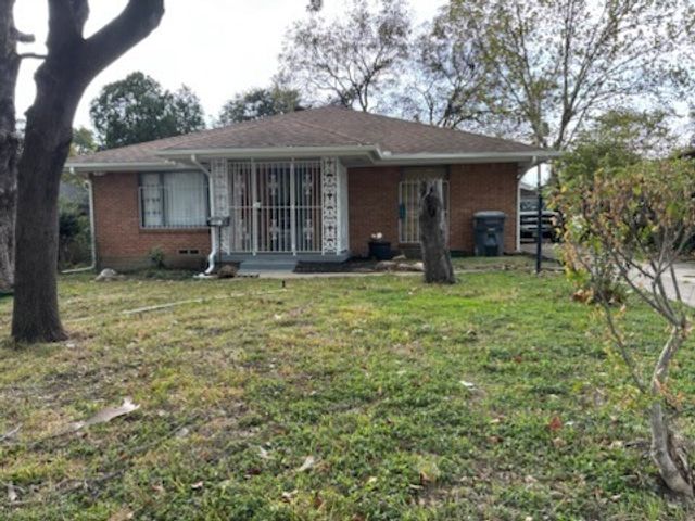 1570 Sutter Street, Dallas, TX 75216