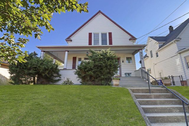 711 40th STREET, Kenosha, WI 53140