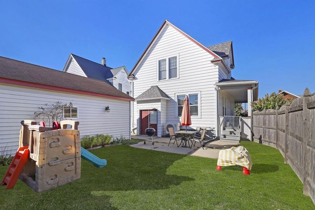 711 40th STREET, Kenosha, WI 53140