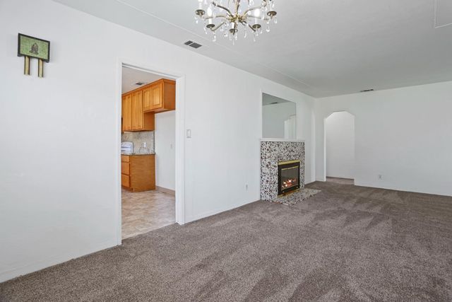 520 Tamarack Dr, Lodi, CA 95240