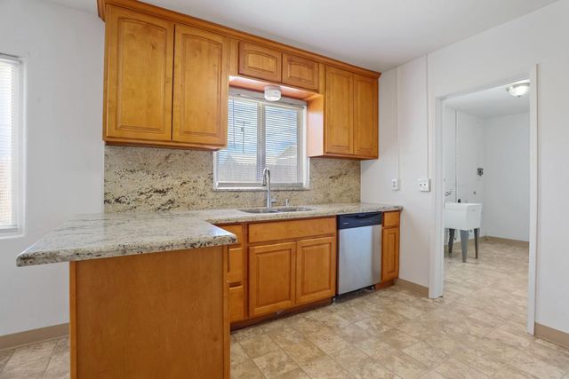520 Tamarack Dr, Lodi, CA 95240