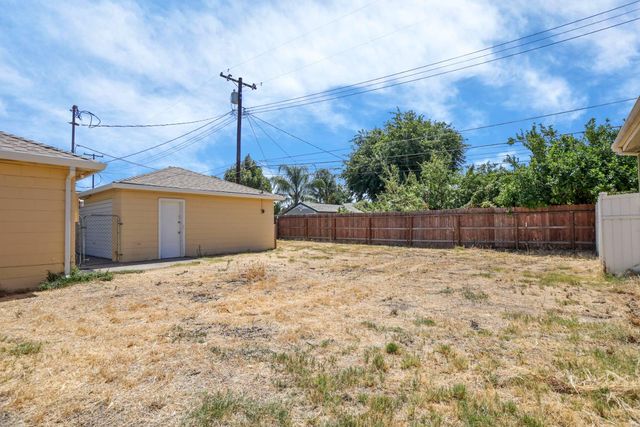 520 Tamarack Dr, Lodi, CA 95240