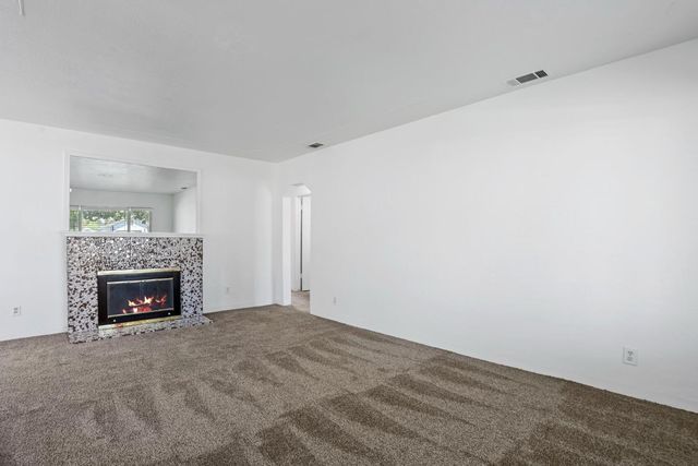 520 Tamarack Dr, Lodi, CA 95240