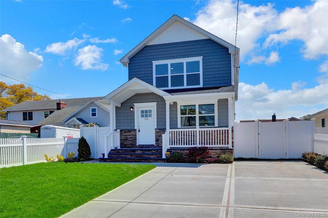 710 Franklin Avenue, Massapequa, NY 11758