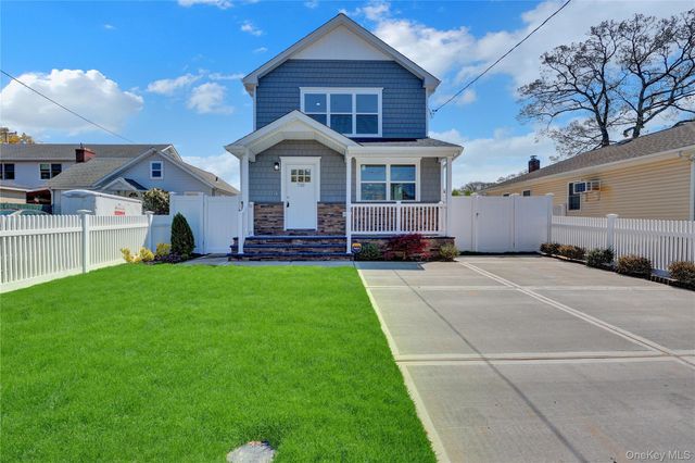 710 Franklin Avenue, Massapequa, NY 11758