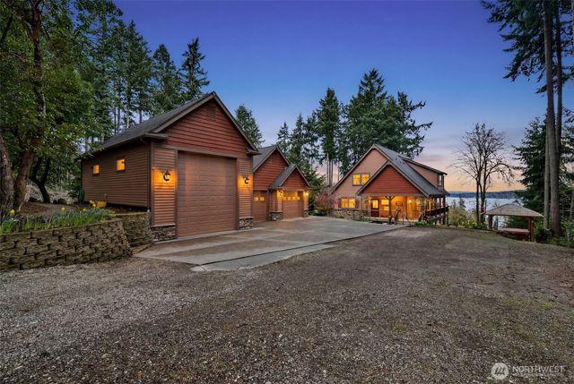 12511 Cole Point Drive, Anderson Island, WA 98303