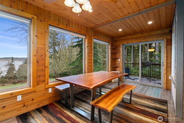 12511 Cole Point Drive, Anderson Island, WA 98303