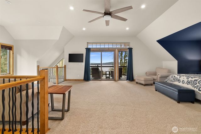 12511 Cole Point Drive, Anderson Island, WA 98303