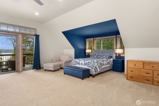 12511 Cole Point Drive, Anderson Island, WA 98303