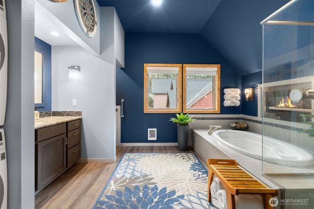 12511 Cole Point Drive, Anderson Island, WA 98303