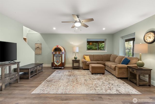 12511 Cole Point Drive, Anderson Island, WA 98303