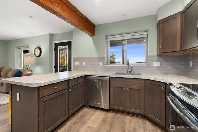 12511 Cole Point Drive, Anderson Island, WA 98303