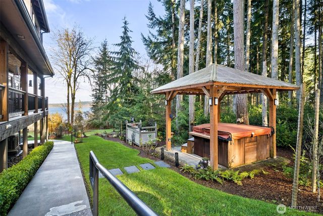 12511 Cole Point Drive, Anderson Island, WA 98303