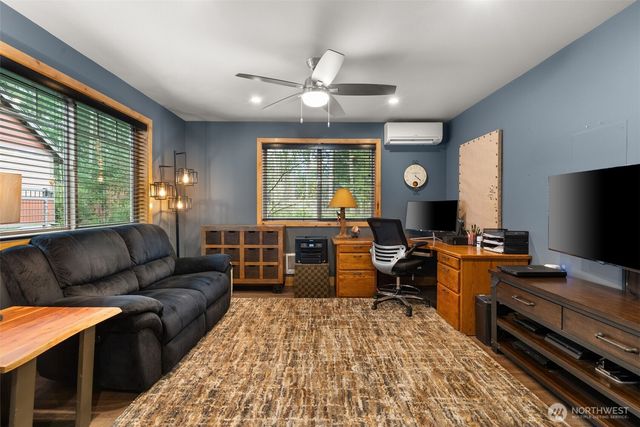 12511 Cole Point Drive, Anderson Island, WA 98303