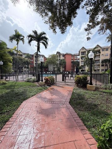 8160 NW Geneva Ct 202, Doral, FL 33166