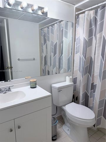 8160 NW Geneva Ct 202, Doral, FL 33166