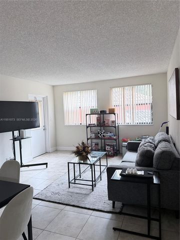 8160 NW Geneva Ct 202, Doral, FL 33166