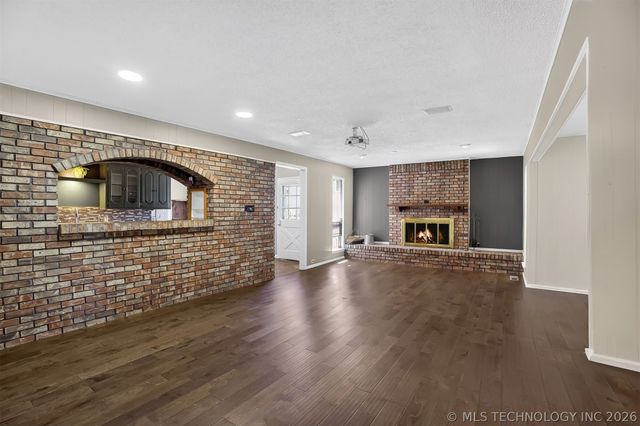 17702 E 108th Street N, Owasso, OK 74055