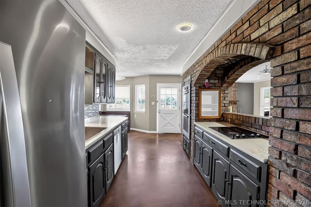 17702 E 108th Street N, Owasso, OK 74055