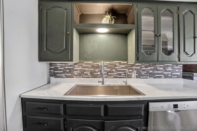 17702 E 108th Street N, Owasso, OK 74055