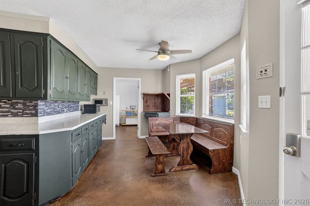 17702 E 108th Street N, Owasso, OK 74055