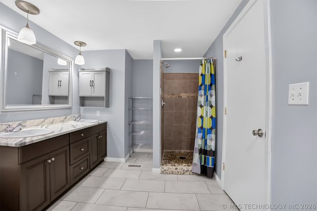 17702 E 108th Street N, Owasso, OK 74055