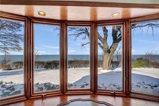 4560 Lake Shore Road, Hamburg, NY 14075