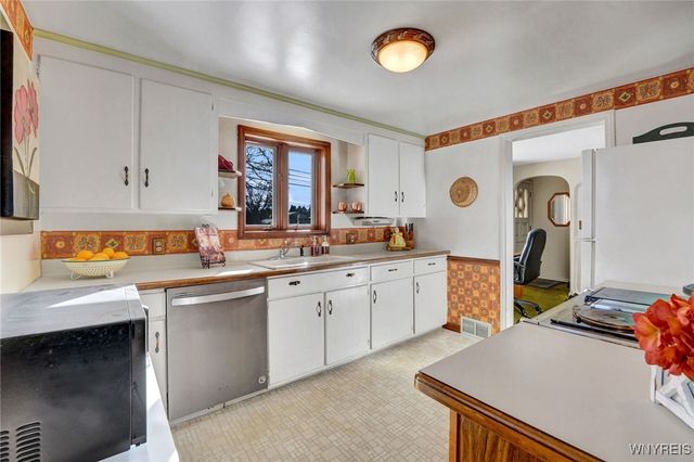 4560 Lake Shore Road, Hamburg, NY 14075