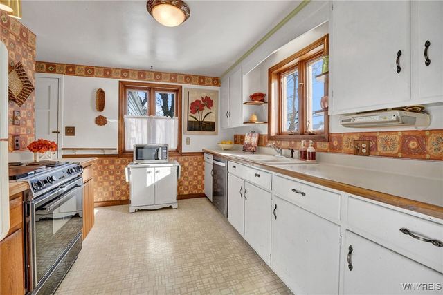 4560 Lake Shore Road, Hamburg, NY 14075