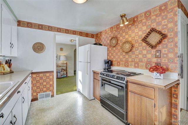 4560 Lake Shore Road, Hamburg, NY 14075