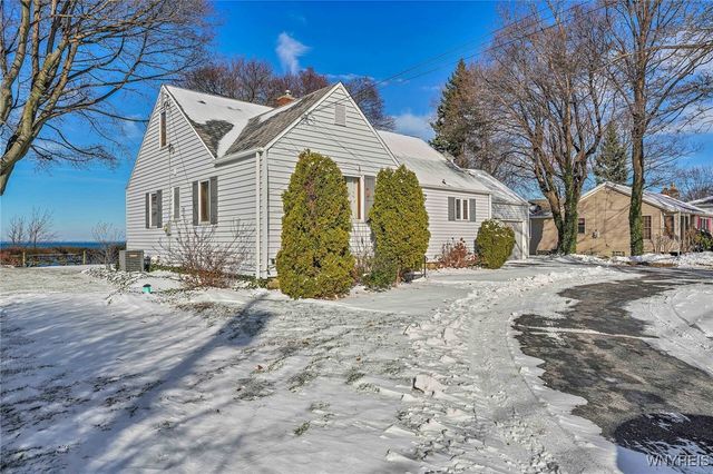 4560 Lake Shore Road, Hamburg, NY 14075