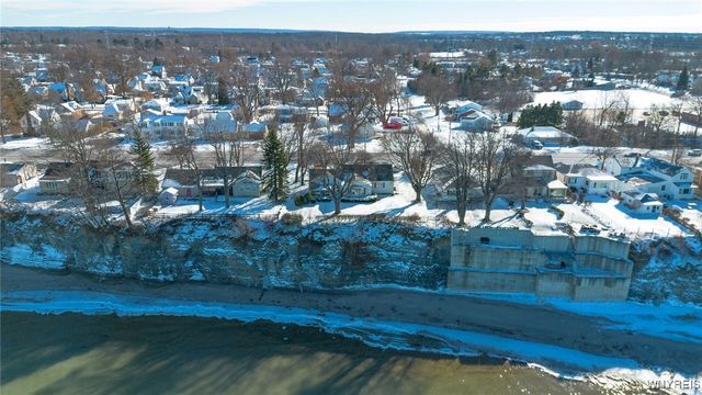 4560 Lake Shore Road, Hamburg, NY 14075