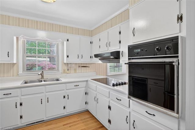 4707 Ramblewood Drive, Greensboro, NC 27406