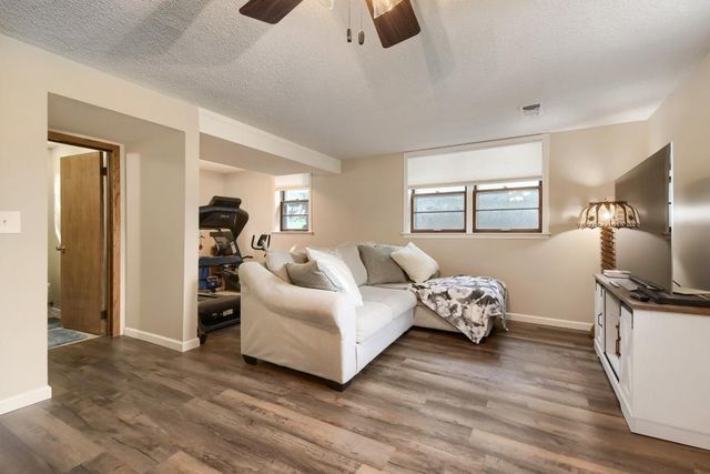 512 9th Avenue S, South Saint Paul, MN 55075