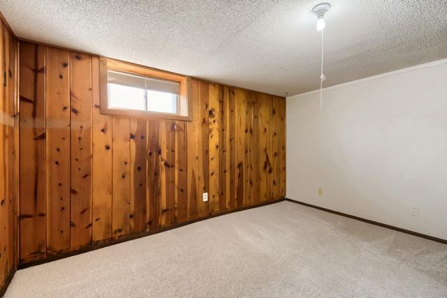 512 9th Avenue S, South Saint Paul, MN 55075