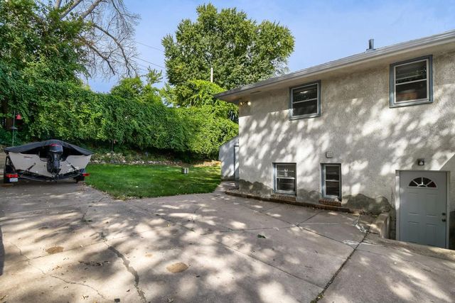 512 9th Avenue S, South Saint Paul, MN 55075