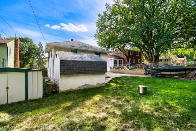 512 9th Avenue S, South Saint Paul, MN 55075