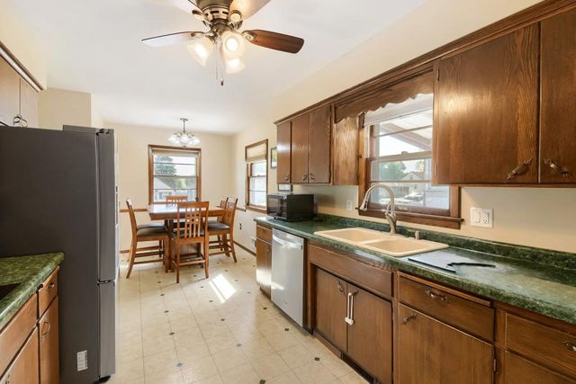 512 9th Avenue S, South Saint Paul, MN 55075