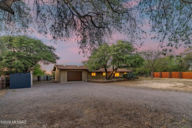 820 W Linda Vista Road, Oracle, AZ 85623