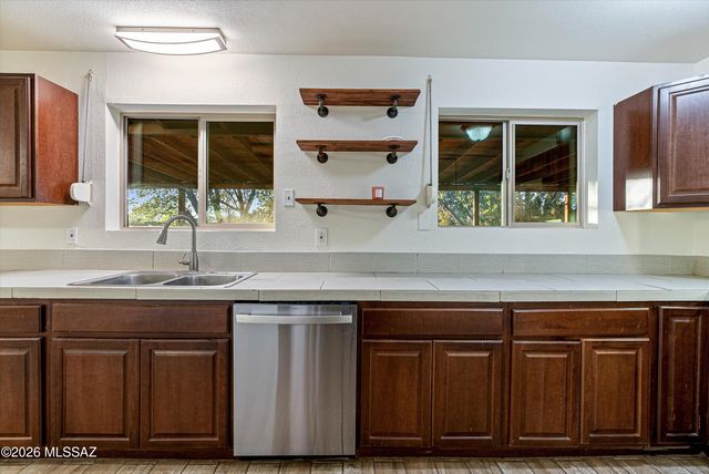 820 W Linda Vista Road, Oracle, AZ 85623