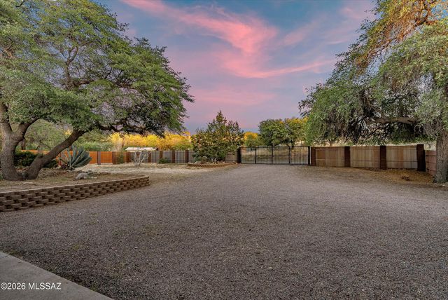 820 W Linda Vista Road, Oracle, AZ 85623