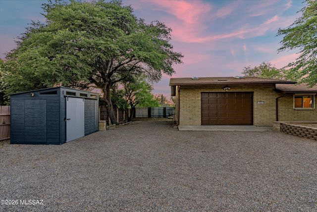820 W Linda Vista Road, Oracle, AZ 85623