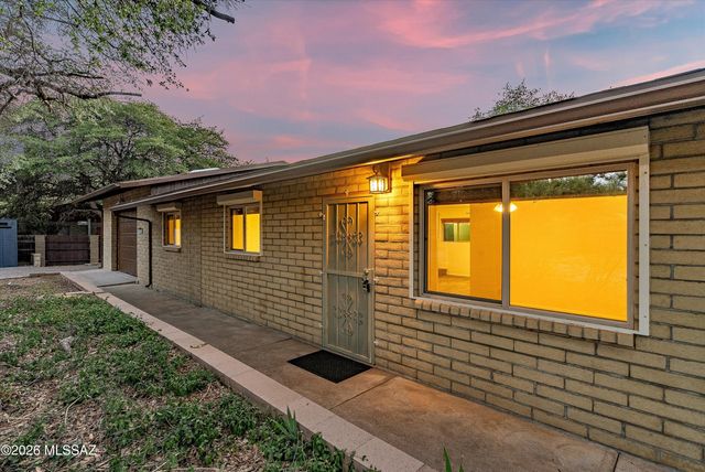 820 W Linda Vista Road, Oracle, AZ 85623