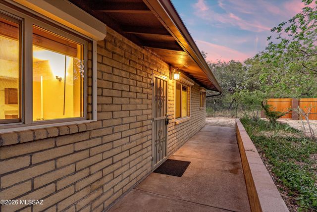 820 W Linda Vista Road, Oracle, AZ 85623