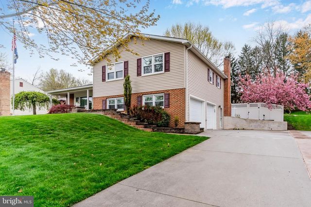 313 INDIAN CREEK DR, Mechanicsburg, PA 17050