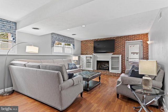 313 INDIAN CREEK DR, Mechanicsburg, PA 17050